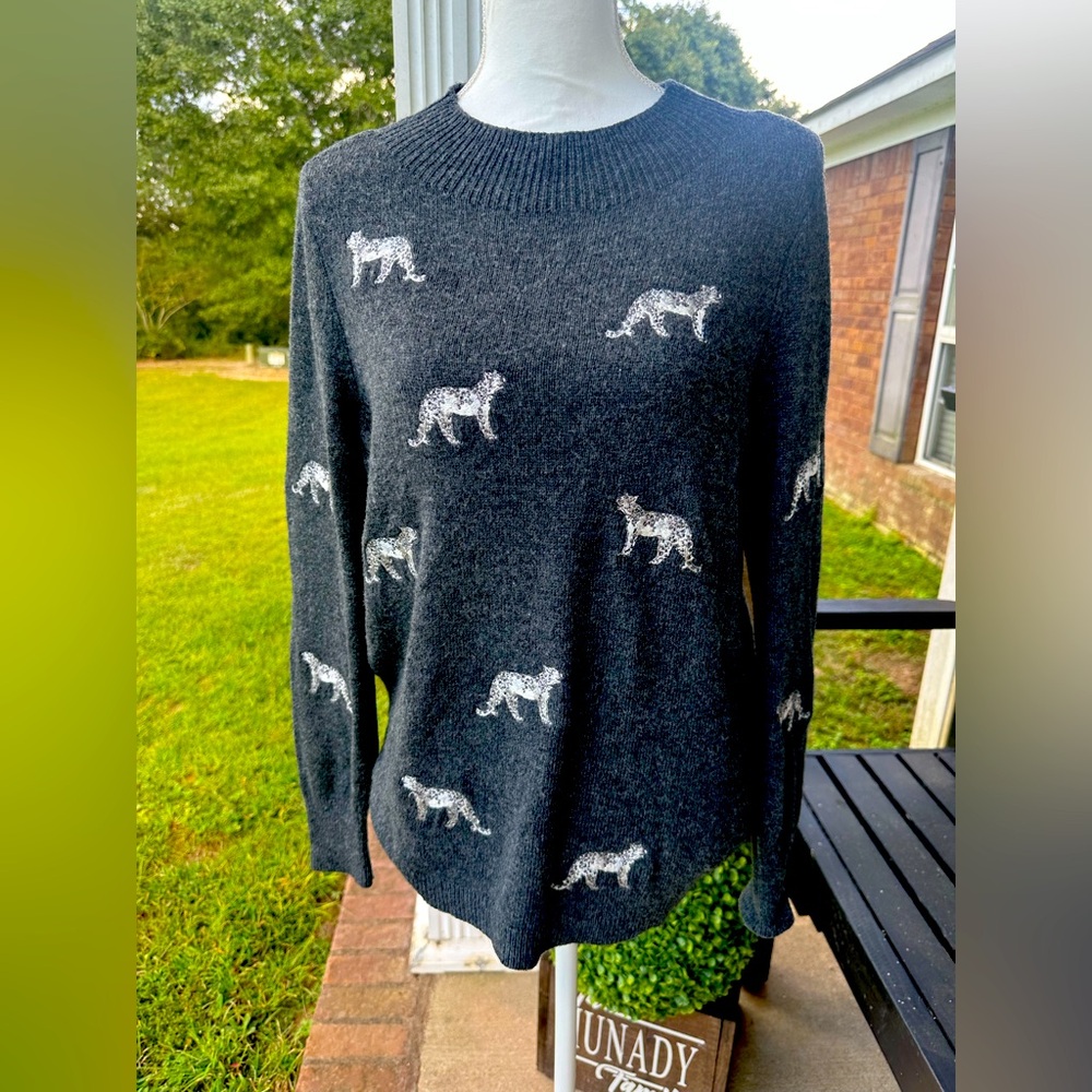 CHICO’S Cashmere Blend Embroidered Cheetah Sweater Sz 1 Crew Neck Charcoal Gray